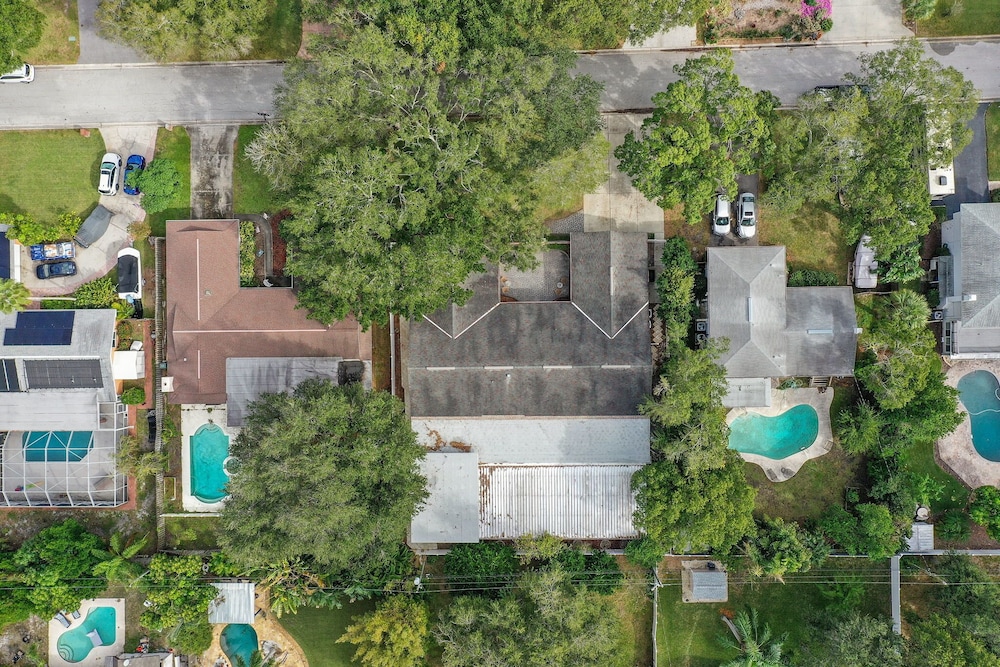 Golden Retreat: Expansive 6BR Home w Heated Pool ~