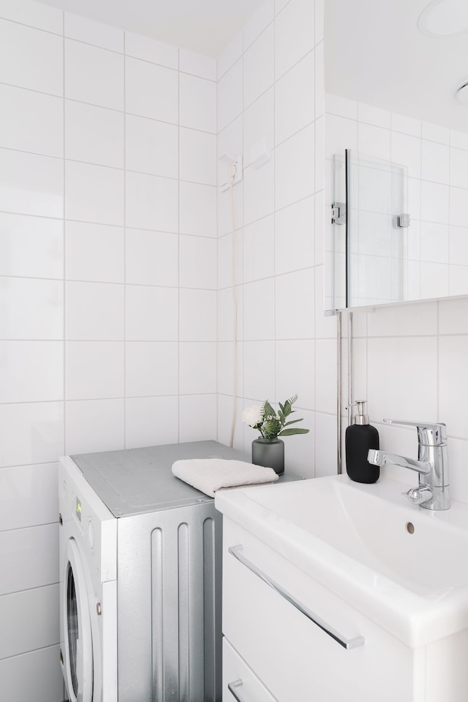 Renovated Top Floor Studio in Kallio