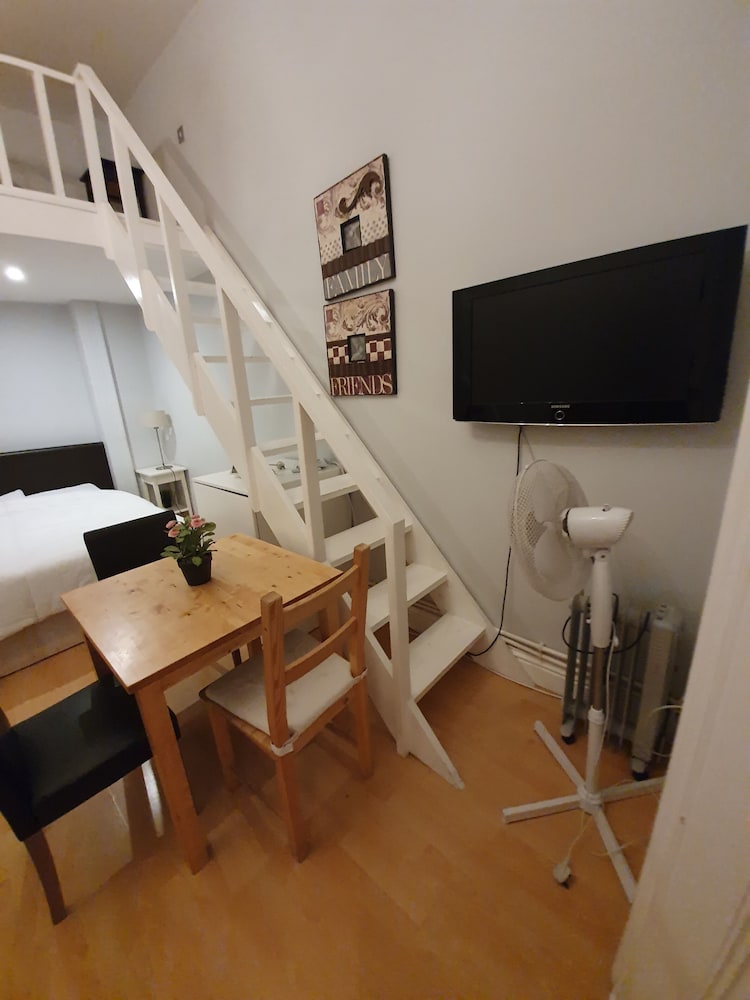 Studio Apartment in South Kensington 8
