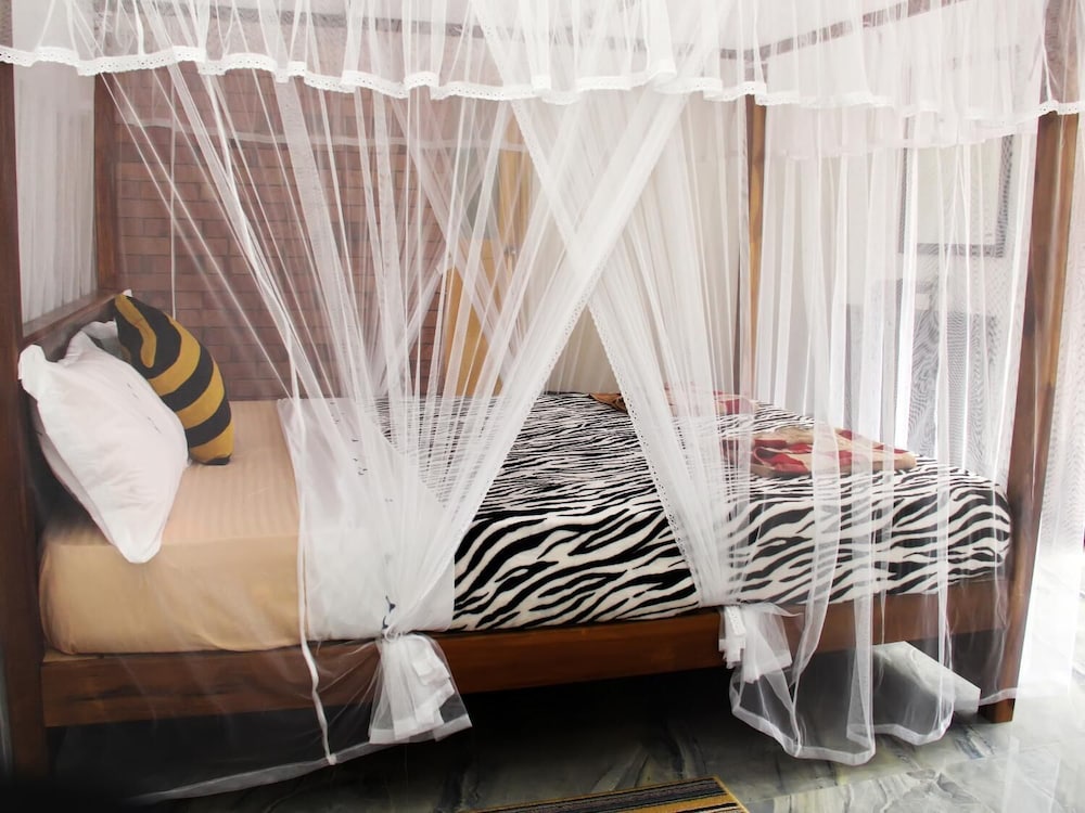 Lizzie Villa Guest House