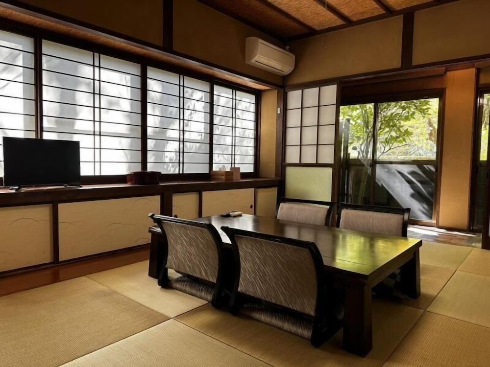 yamakawaonsen kosugian