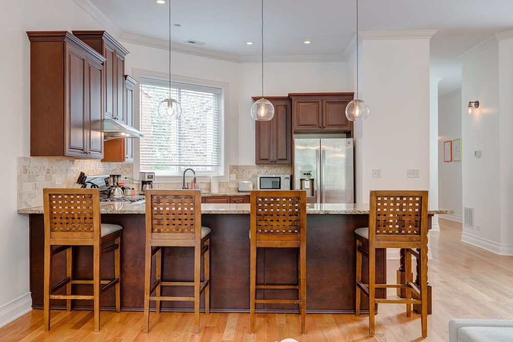 Breathtaking & Bright: Designer 2BD with Garage by AllSet Turnover view 3