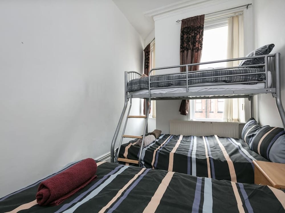 6 Bedroom Chorlton Townhouse view 2