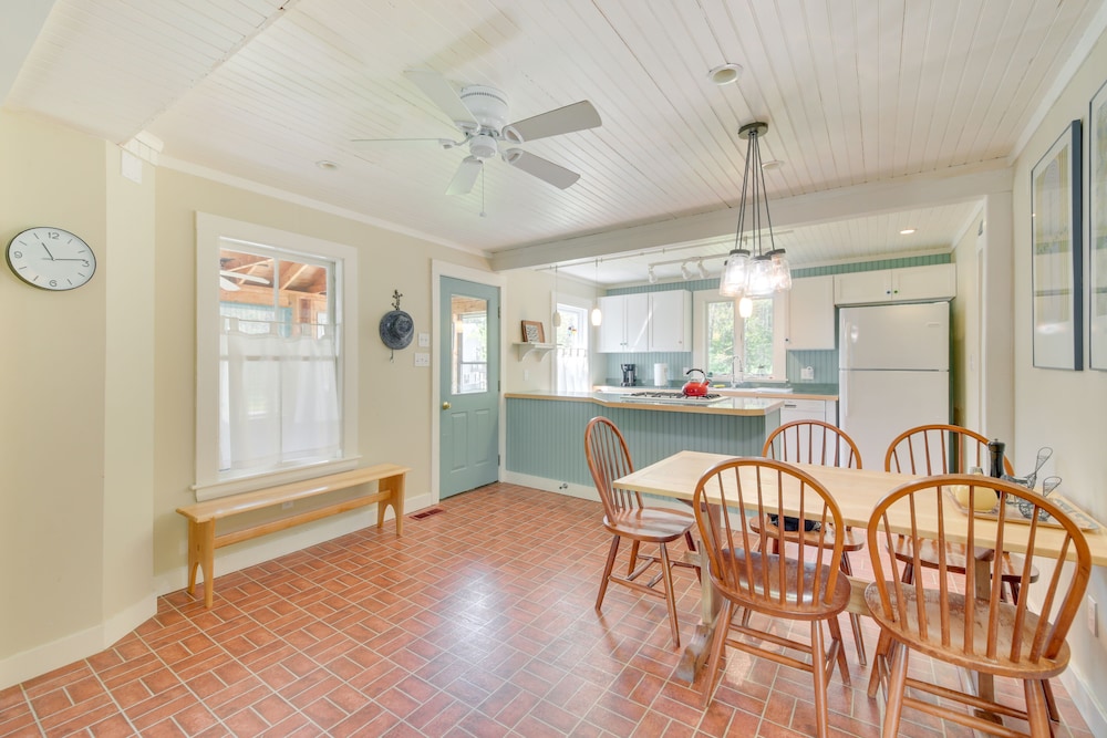 Georgetown Vacation Rental: Gas Grill & Near Beach