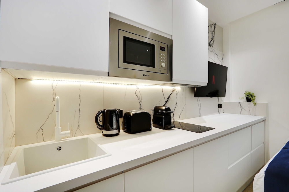 Modern Studio With AC in the Heart of Paris