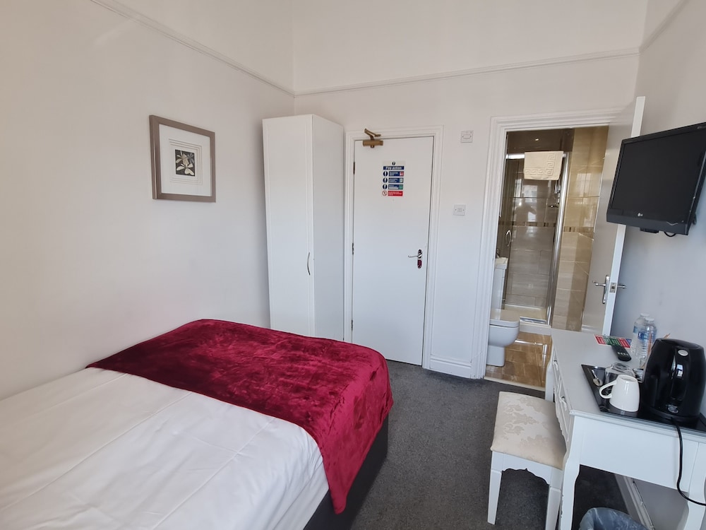 Clifton Villa Hotel