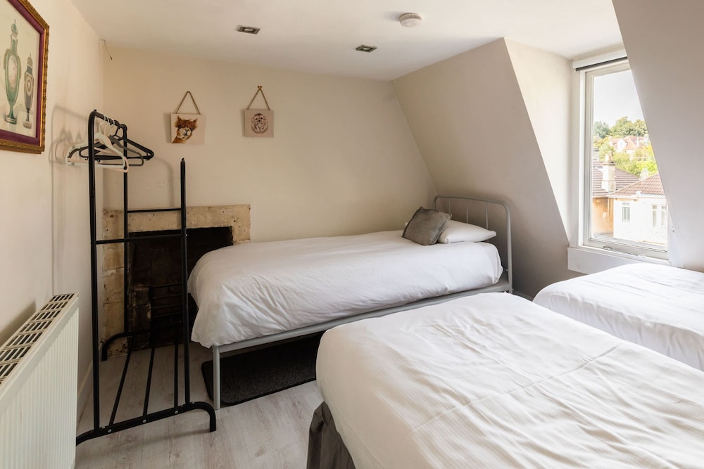 Stylish 4-bedroom Townhouse in the Heart of Bath