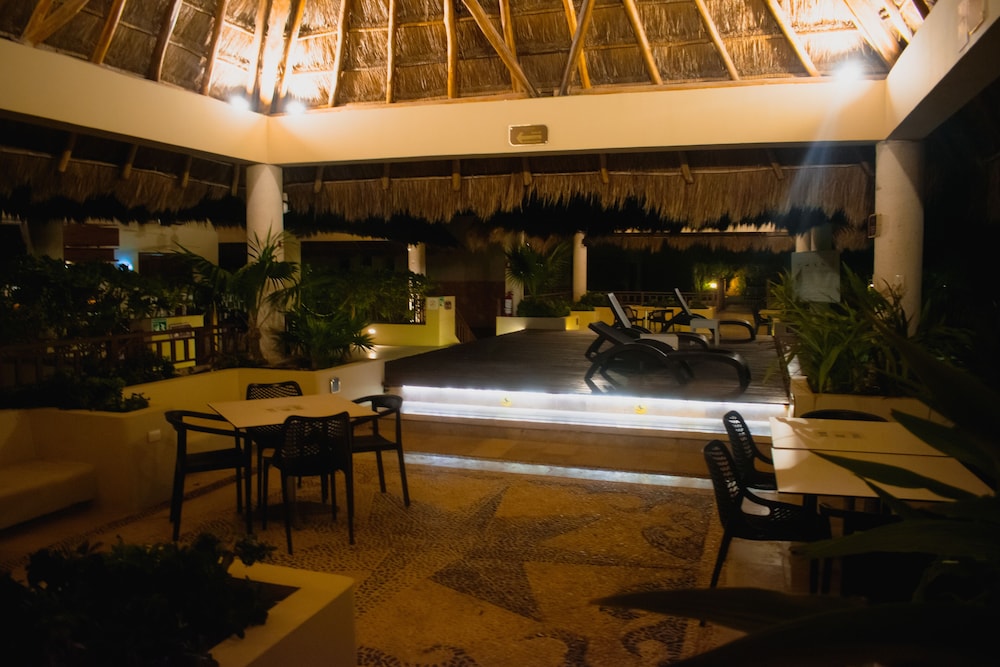 Grand Marina Hotel