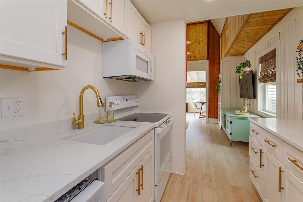 Hope House- Vacation Village 1 Bedroom with Loft 2 Home