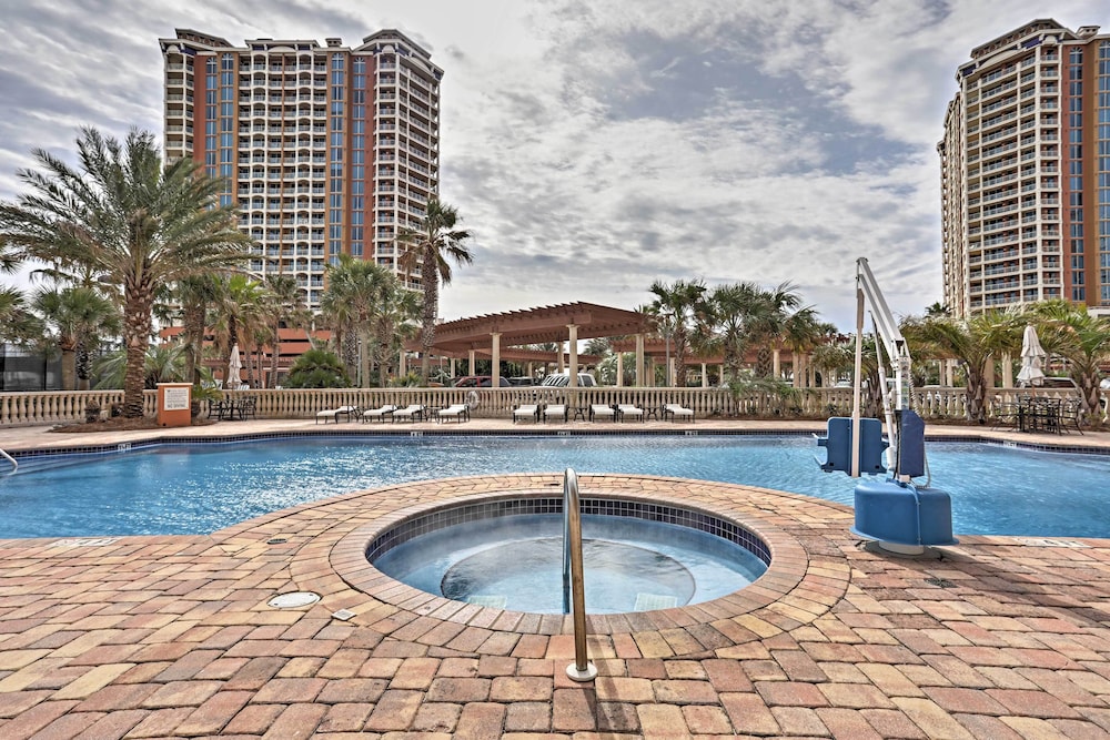 Pensacola Beach Retreat w/ Direct Beach Access!