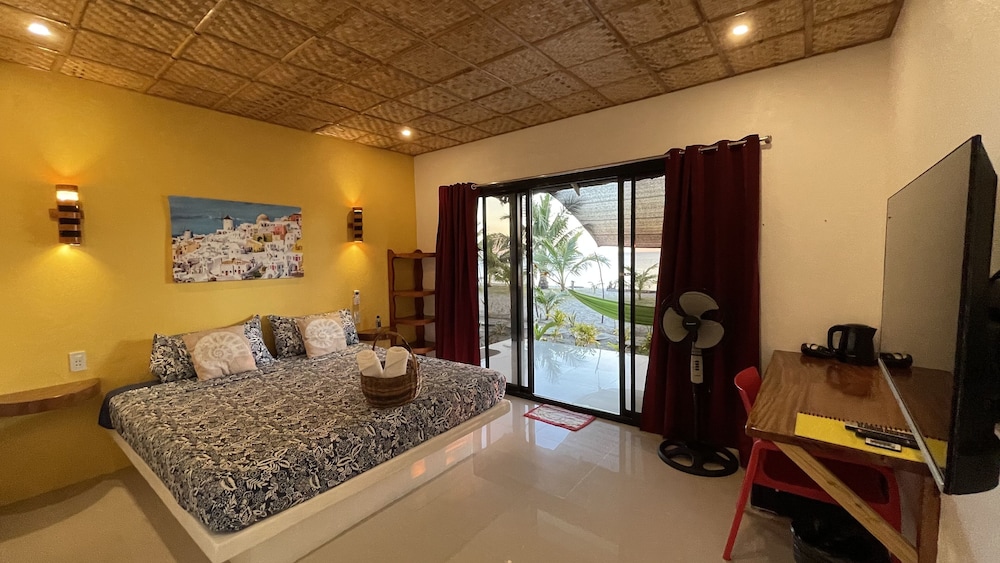 Footprints Beach Resort 9