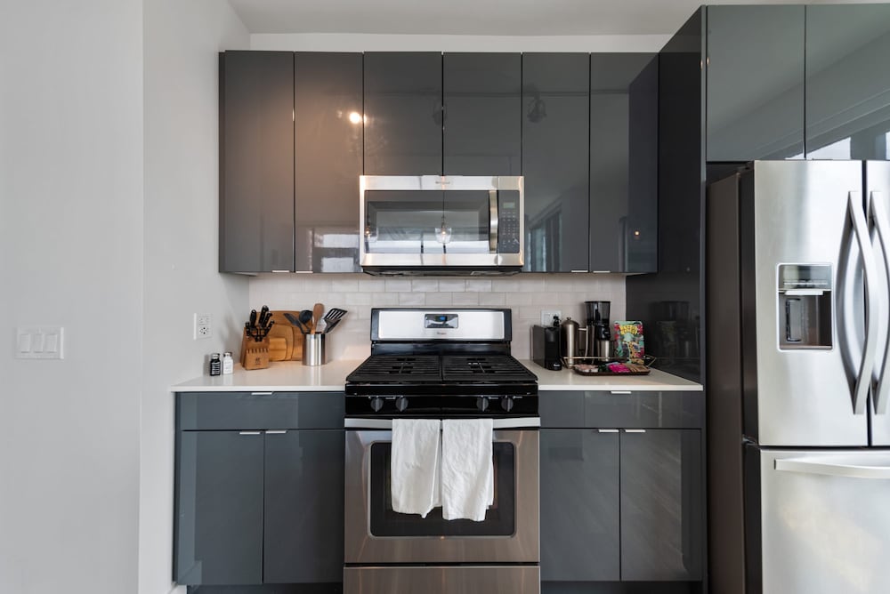 Group Hub 3 Designer 2BR Steps to Mag Mile