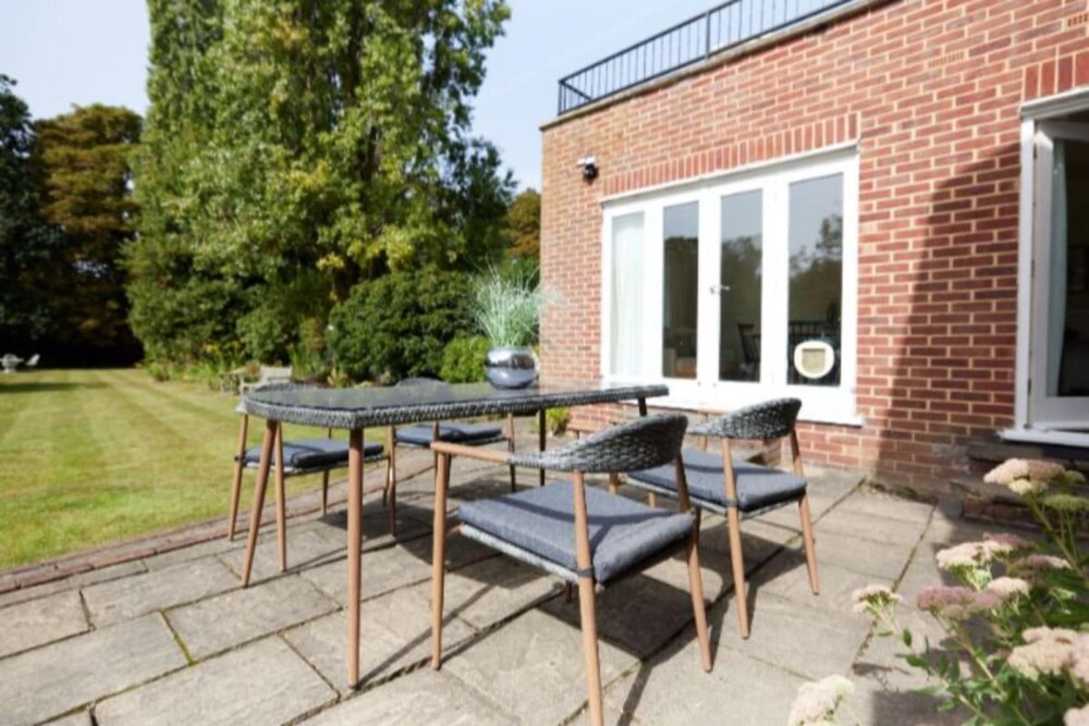 outdoor bbq area