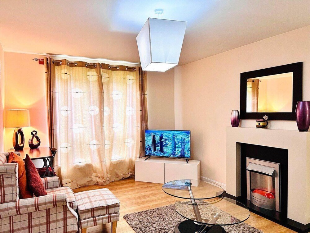 Hotel Lovely 2-bed Apartment in Aberdeen - Image 1