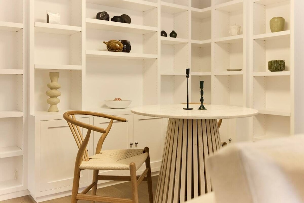 The Chelsea Square Crib - Bright 1bdr Flat