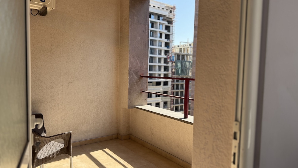 Comfortable apartments on Northern Avenue by Sweet Home