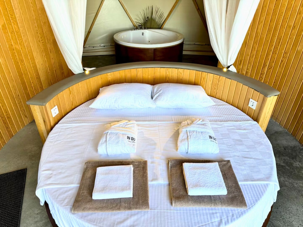 In Out Resort Glamping