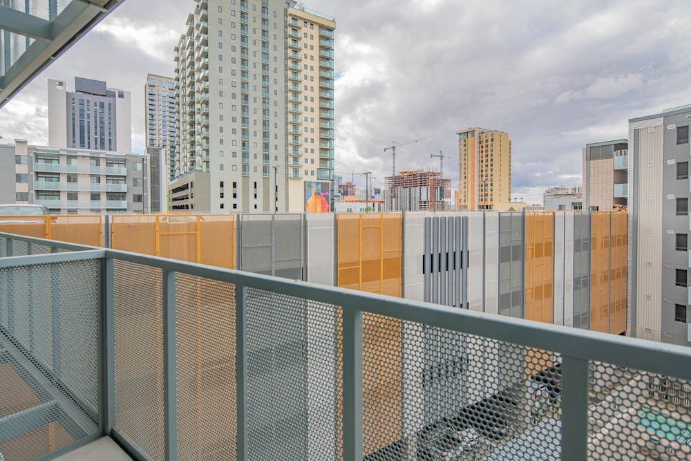 ROVE LIVING/KL - Roosevelt Point