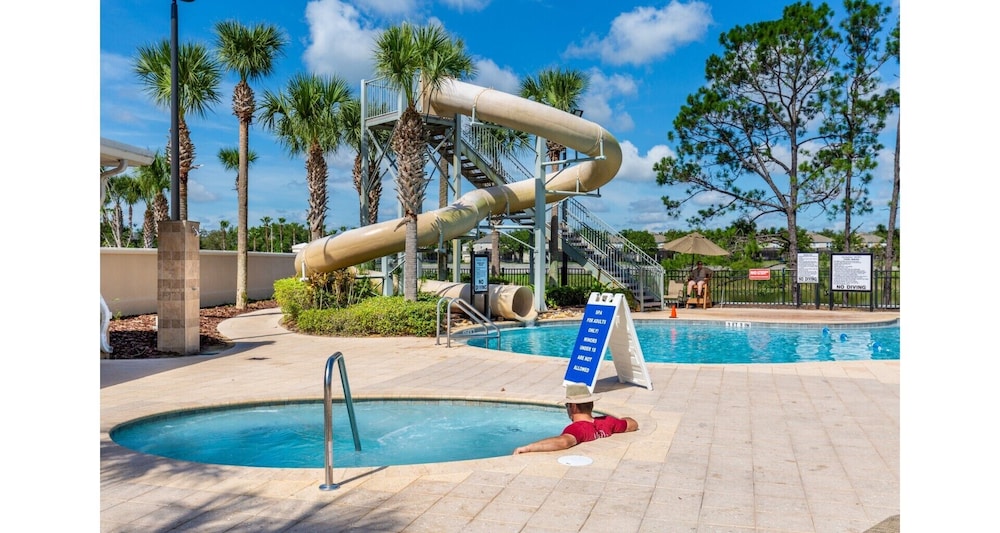 Palace in Paradise - Image 5