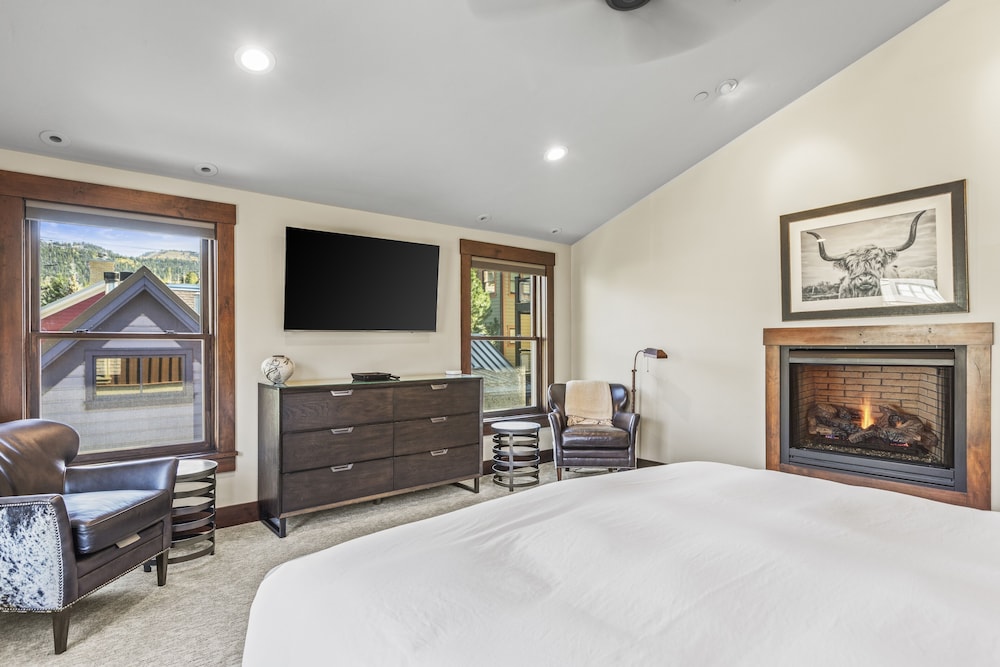 The Peak At Town Lift 3 Bedroom Home