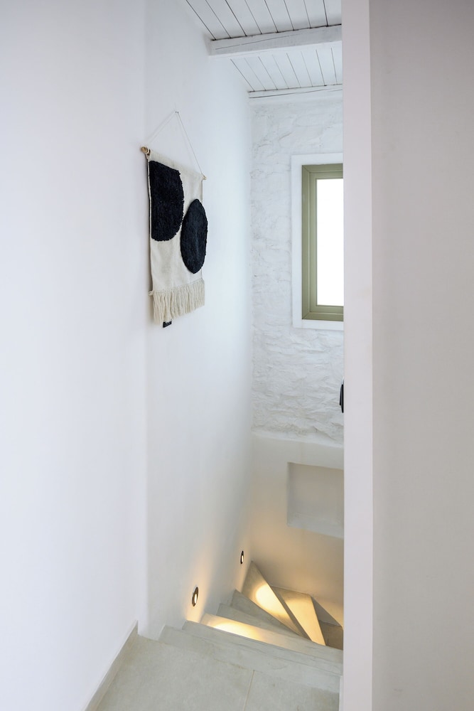 Helios Apartment by A&A Residencies