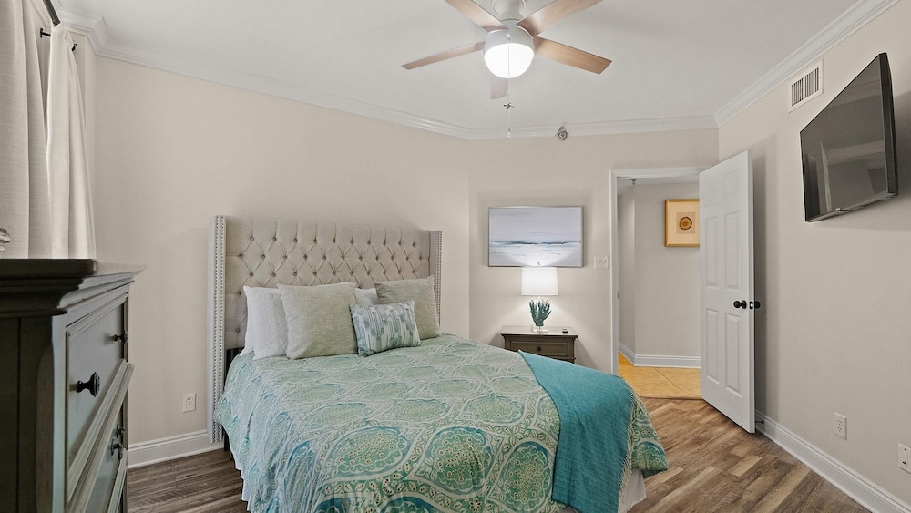 Pelican Pointe #1003 by Southern Vacation Rentals