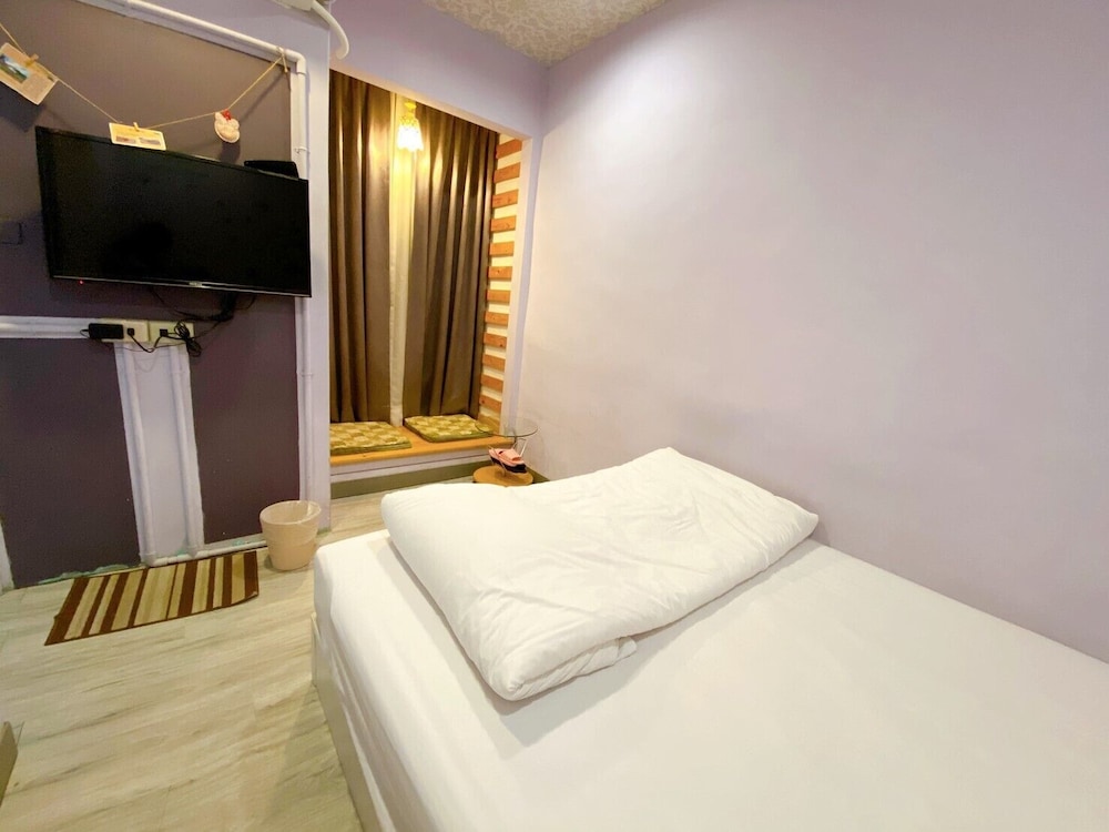 Feng Chia Easy Home