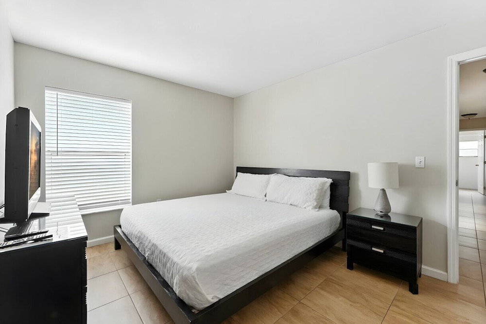 Cozy 4BR Villa w/ Priv Pool Lake Berkley Resort