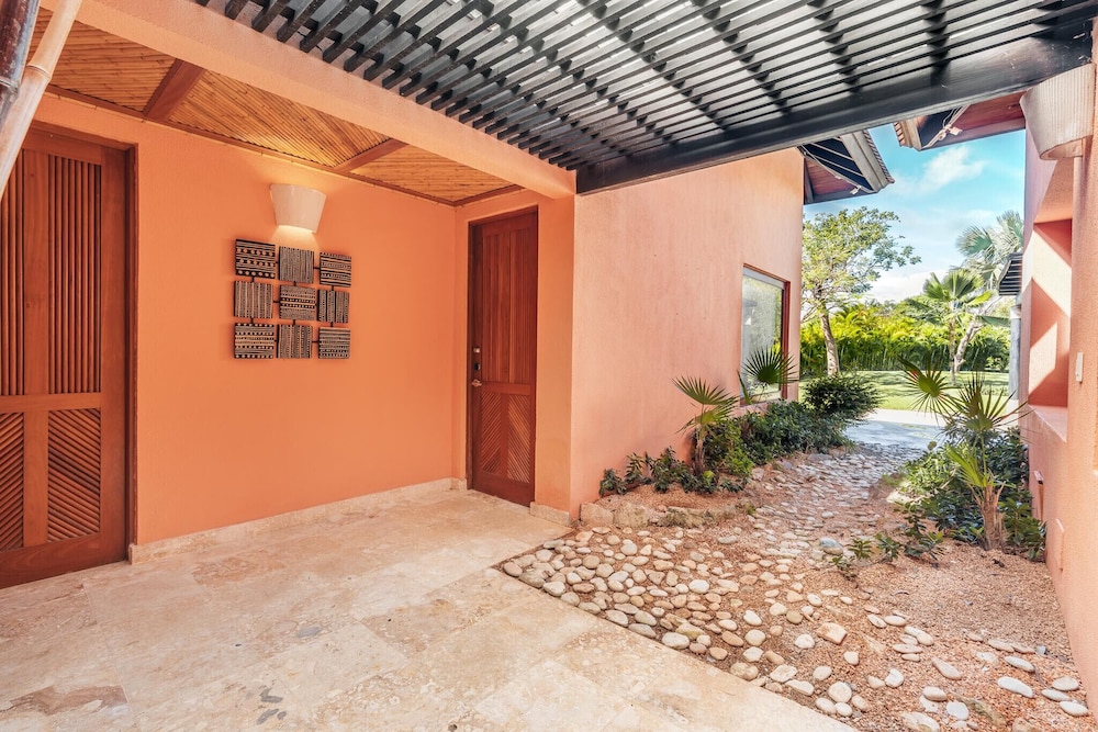 Warm 2BR Bungalow w Pool Backyard in Cap Cana