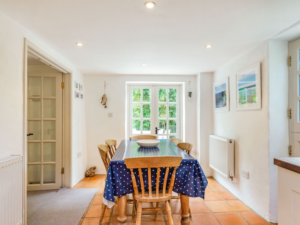 3 Rose Cottages