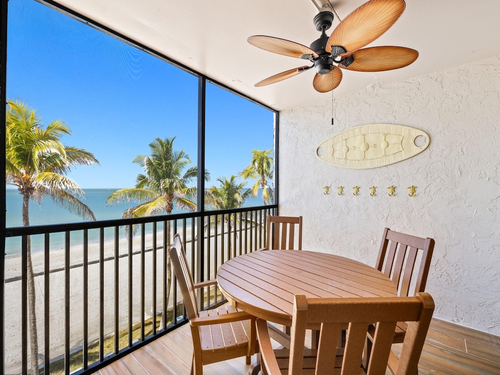 Seaside 3 by Distinctive Beach Rentals