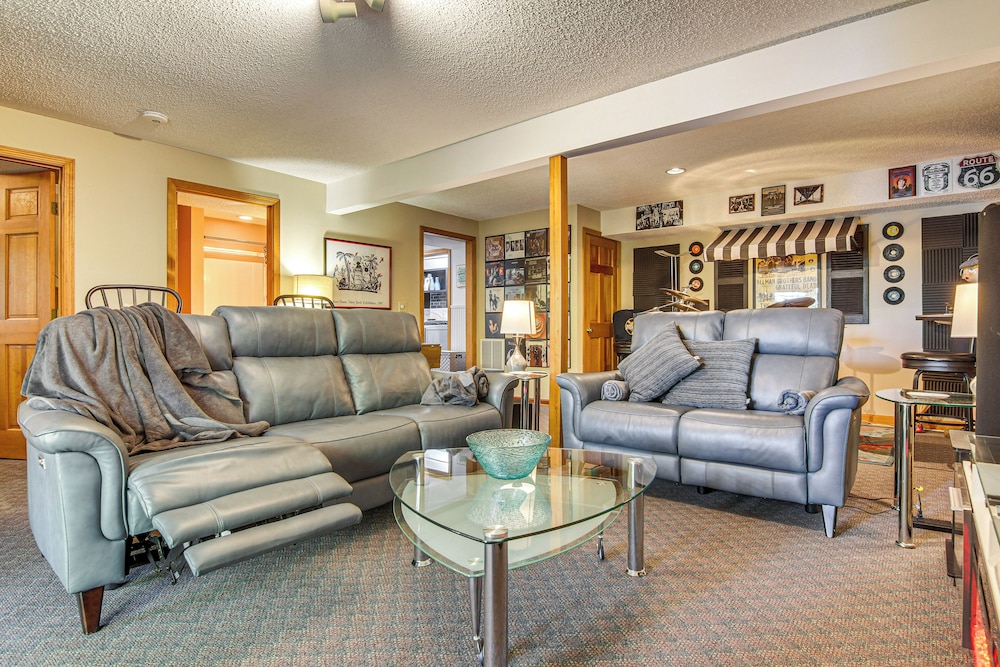 Festive Lakefront Escape: Blue Ridge Holiday Home