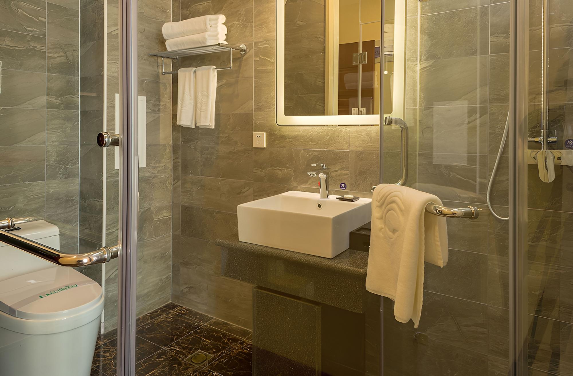 Hill Lily Hotel