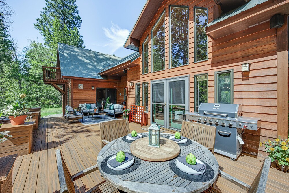 Luxury Cabin on Naches River, Near Mount Rainier!