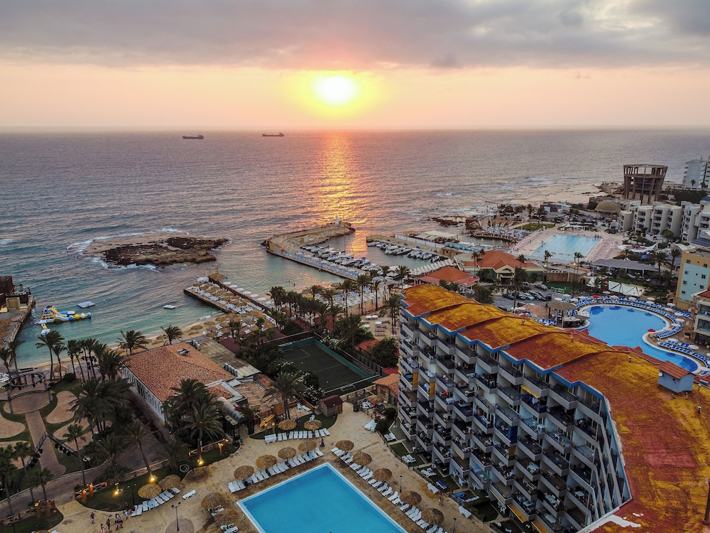 Wave 515 - Getaway Chalet at Sawary Resort Batroun