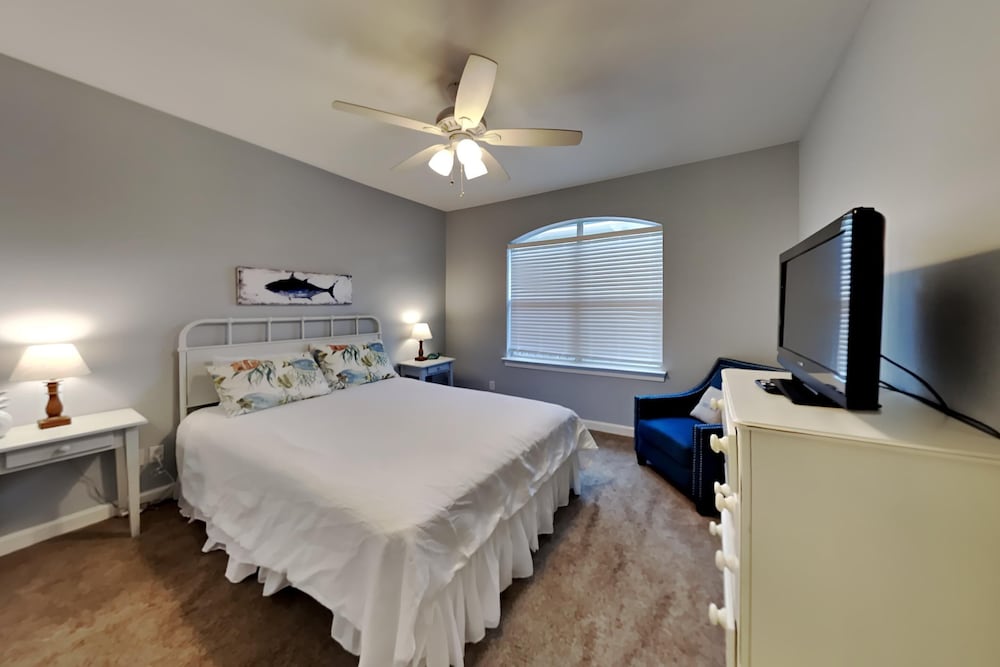 Pair-A-Dice by Southern Vacation Rentals view 4
