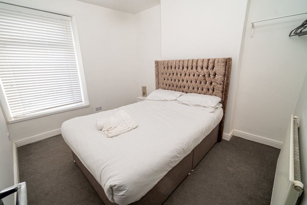 Cosy 3-bed House Walk to Swansea Stadium