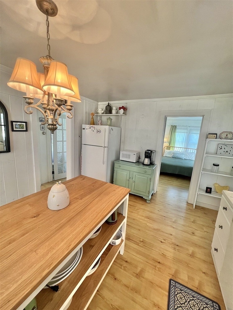 Pine Tree Cottage Limit 5 2 Bedroom Cottage
