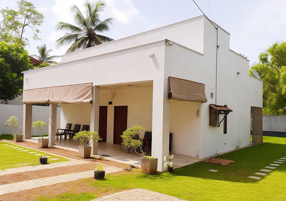 Avita Holiday Home