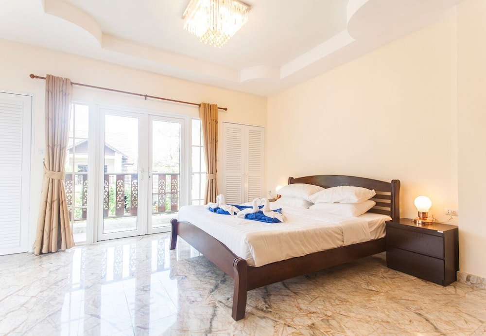 Twin Palm Pool Villa view 3