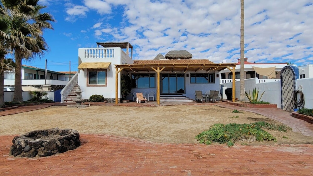 Casa Evita 4 Bedroom Beachfront Home