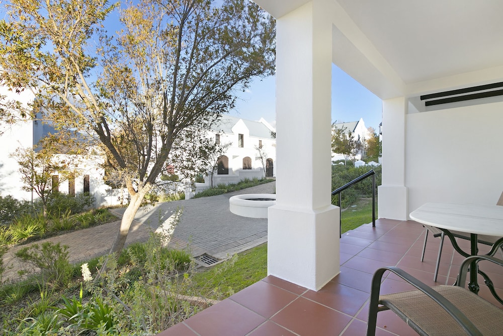 Winelands Golf Lodges at De Zalze