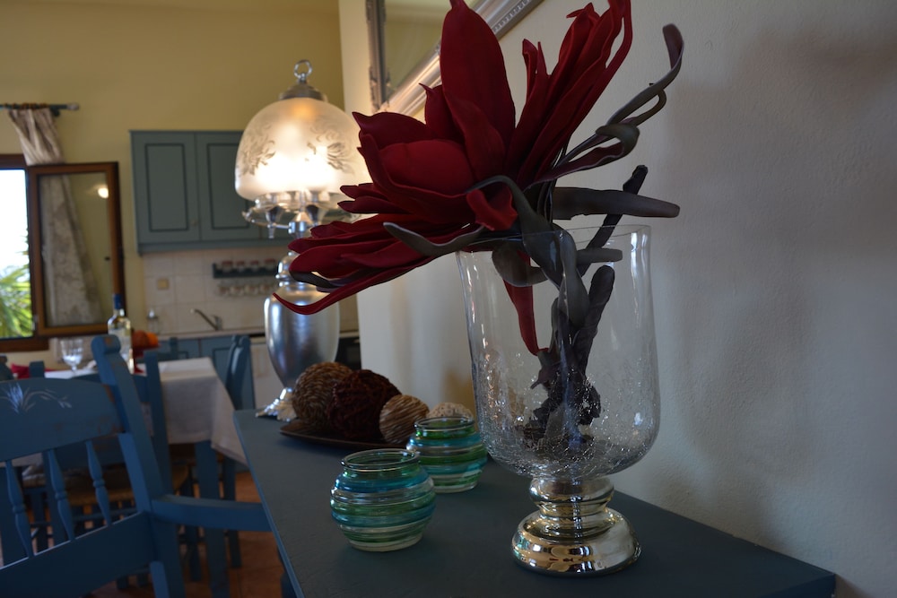 Elianthos Villa