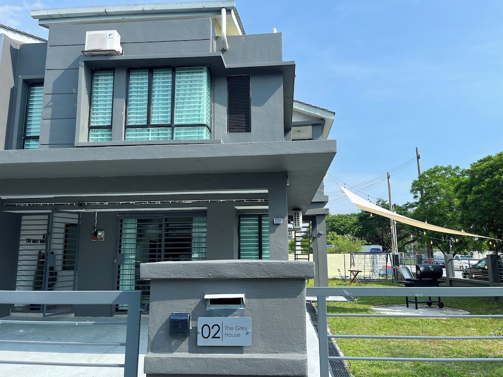 Corner House Puchong 18 pax Kid BBQ