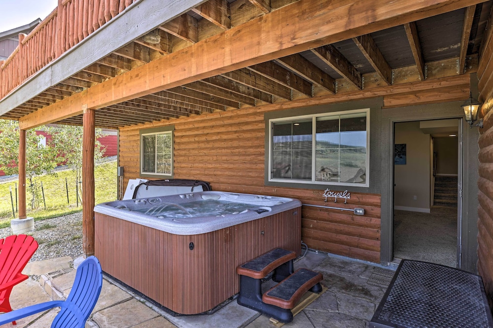Deluxe Granby Ranch Hillside Home: Private Hot Tub