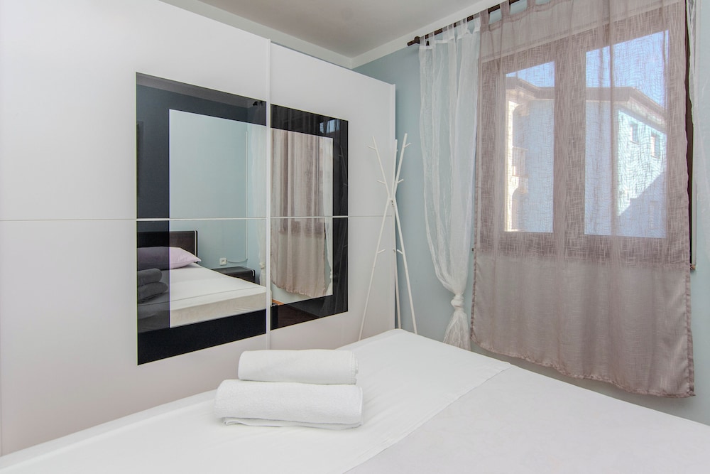 Holiday home Suric