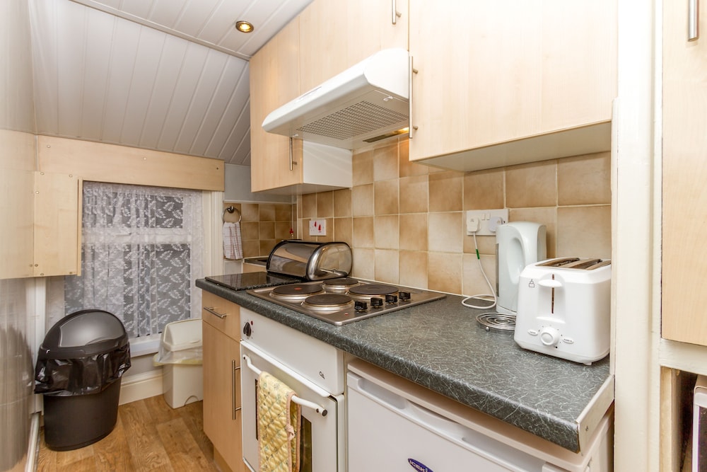 Lynton Apartments