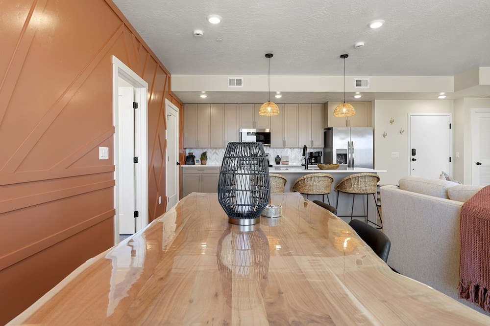 Chasing Sunsets 2 Bedroom Condo