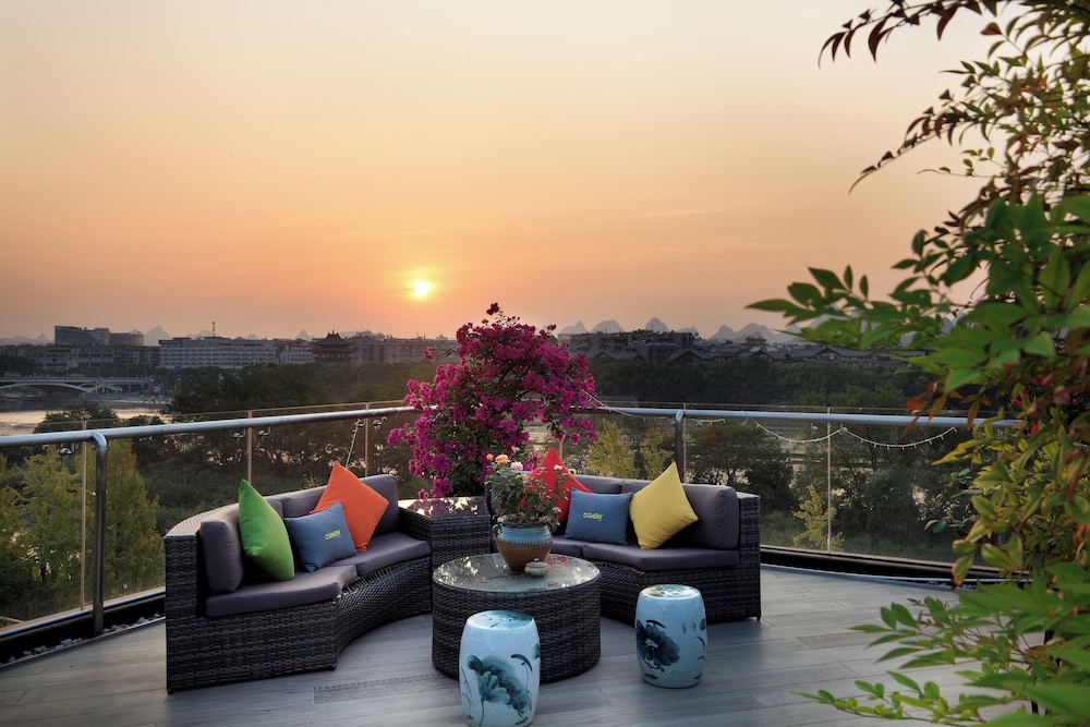 Li River Resort Villa Hotel