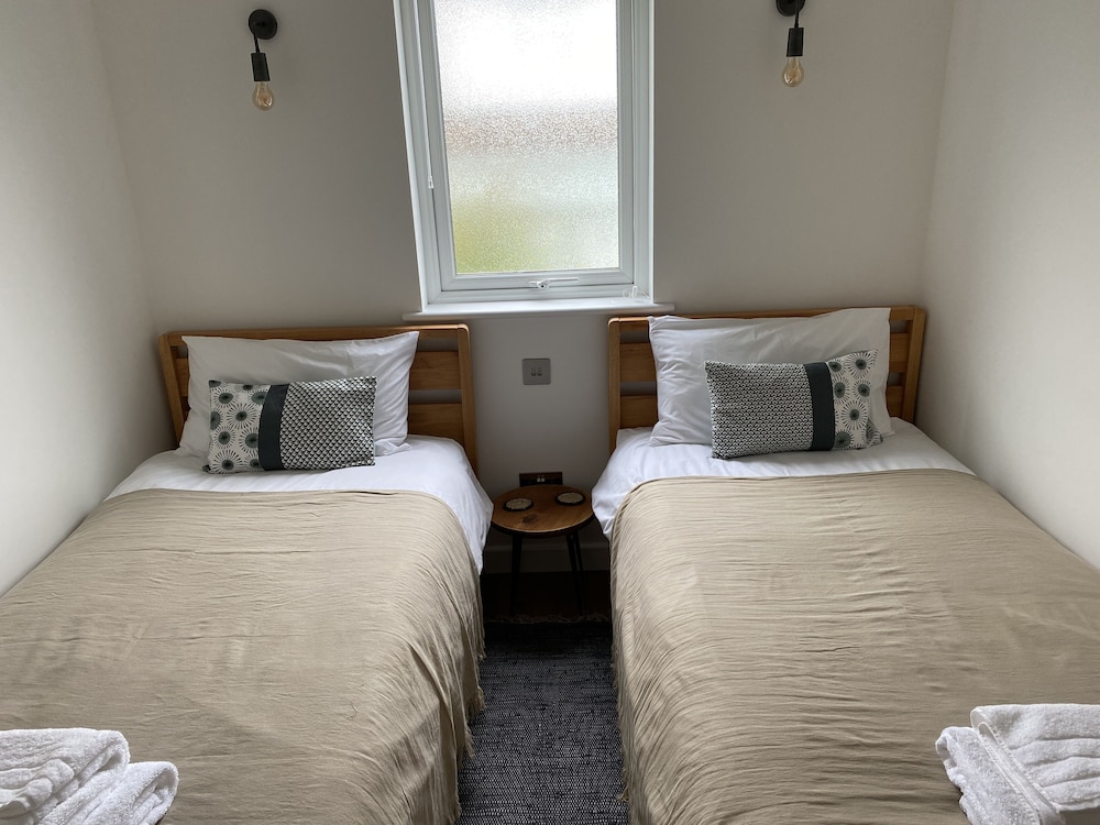 Stunning 2-bed Self Contained Oasis in Eastbourne view 2